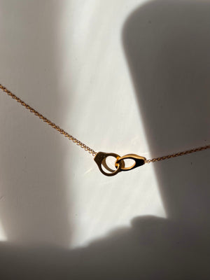 “HANDS” necklace gold