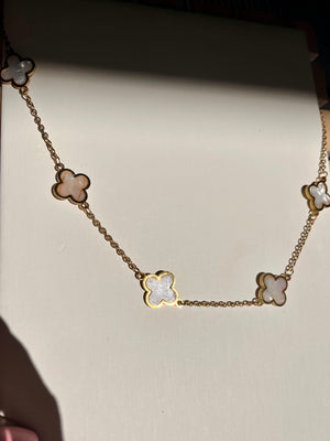 Golden “MARBLED” clover necklace